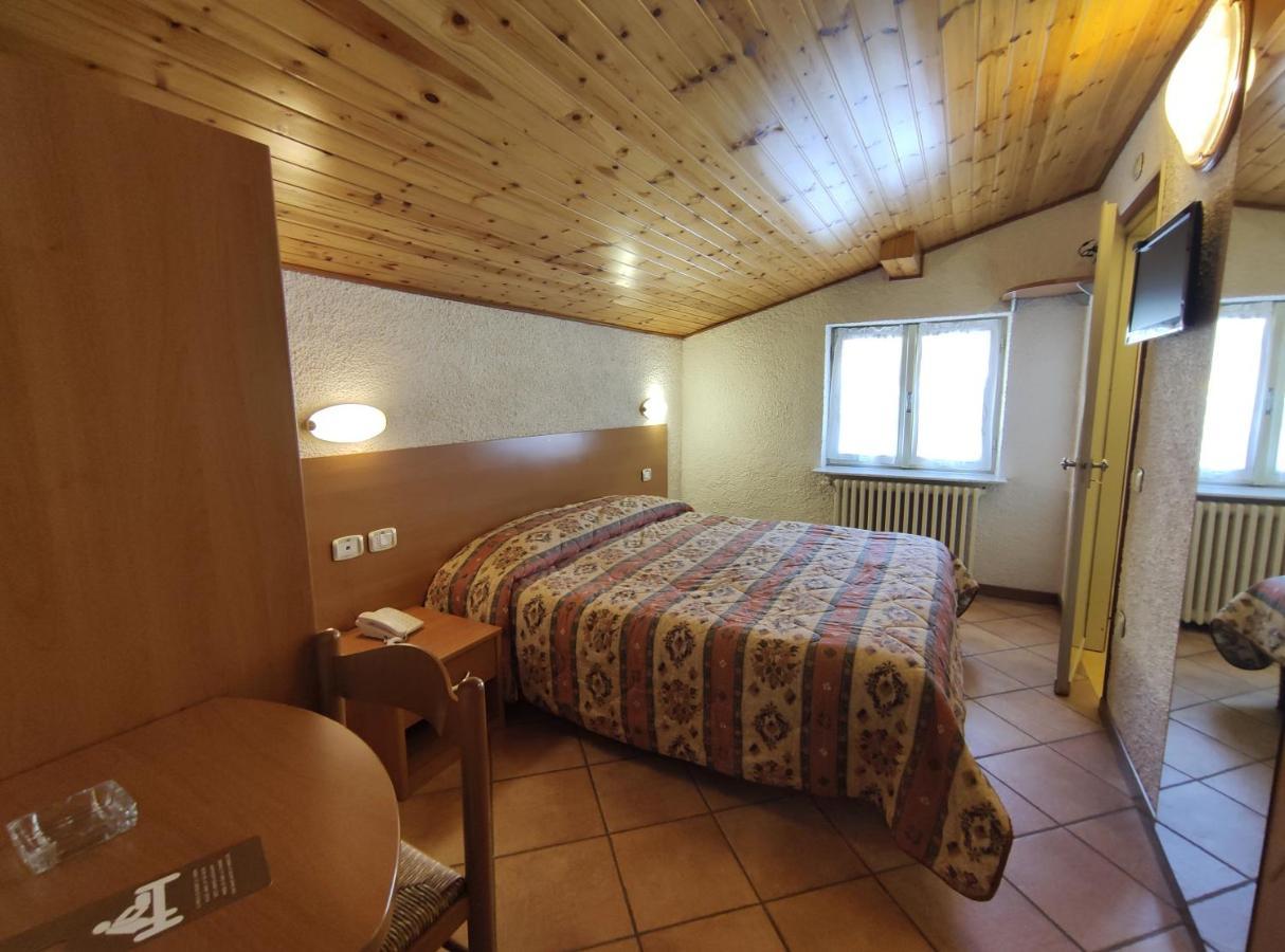 Hotel Milano Piazzatorre Luaran gambar