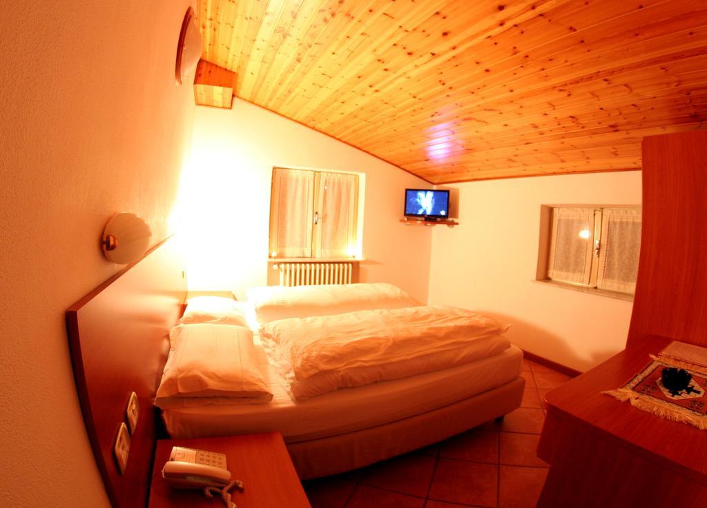 Hotel Milano Piazzatorre Luaran gambar